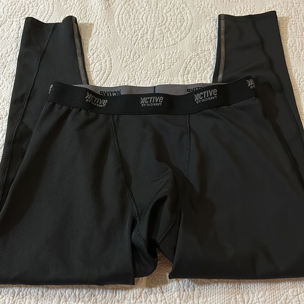 Old Navy Large black Base-layer Athletic set. Large - Picture 3 of 6